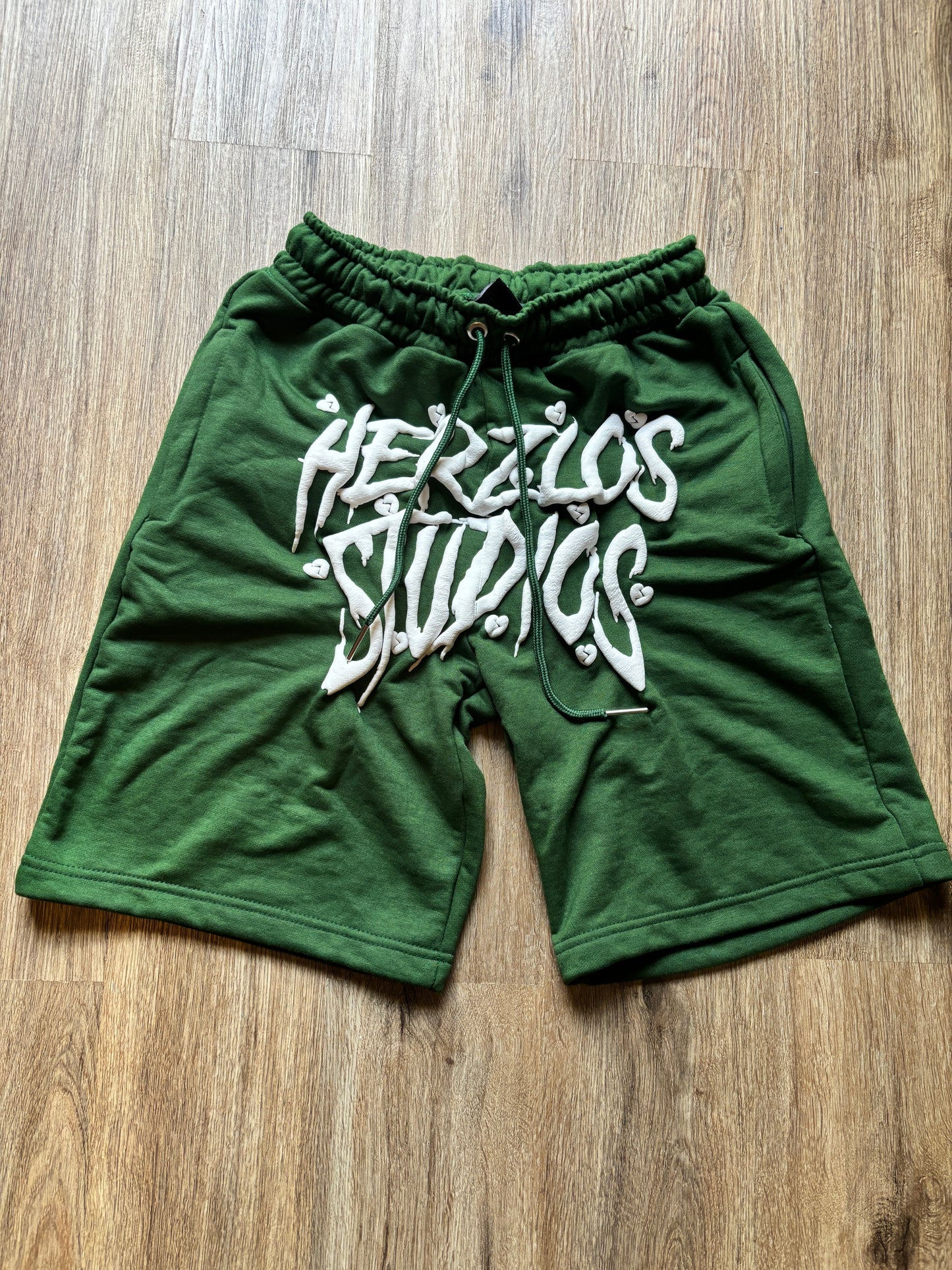 HERZLOS HEARTBROKEN SHORTS (GREEN)